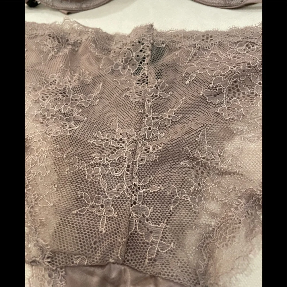 ❤️ BEAUTIFUL BRAND NEW NVR WORN LIGHT MAUVE/GRAY LACY & SEXY VS SET! - Picture 13 of 15